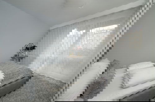 Foto 8 - Modern Apartment Terrace by Renters