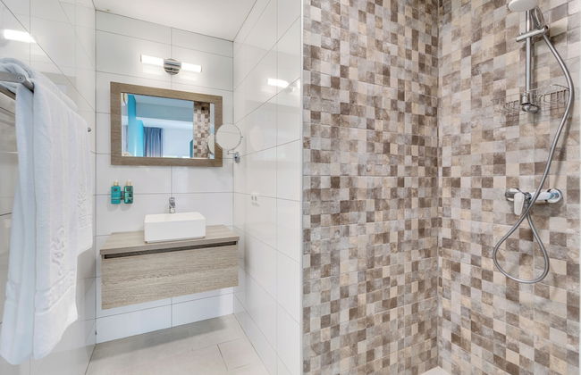 Delfins Residences - Photo 71