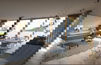 Foto 3 - Premium Apartment With Indoor Pool