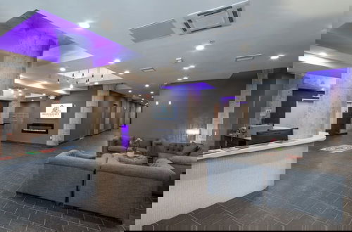 Photo 24 - Sosuite 2BR Apt w W D Gym On-site Restaurant