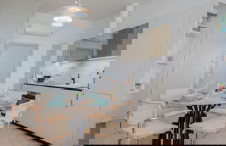 Photo 3 - Liiiving in Porto Luxury Beachfront Apartment II