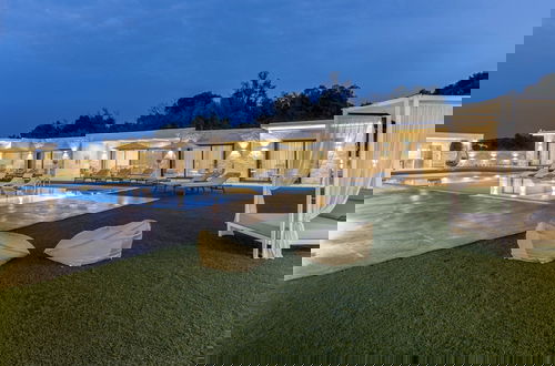 Foto 8 - Elira Luxury Villa - With Private Pool