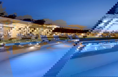Foto 6 - Elira Luxury Villa - With Private Pool