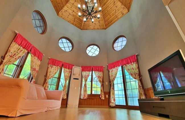 Castel on the hill pension - Photo 35