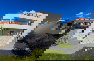 Foto 1 - Modern Villa in Nin With Terrace