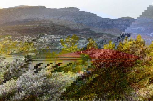 Photo 20 - Sprawling Vlilla in Malades
