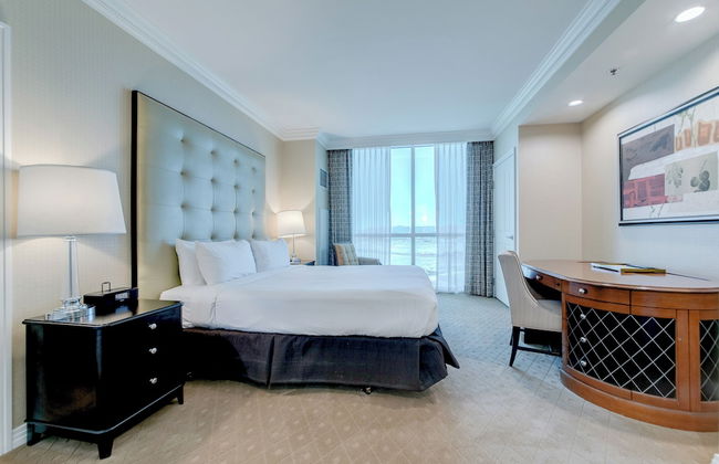 StripViewSuites at Signature - Photo 79
