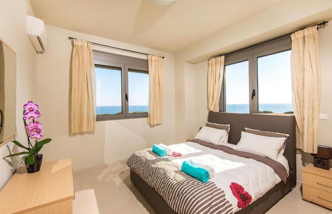 Olga Luxury Beach Front Villas - Photo 4