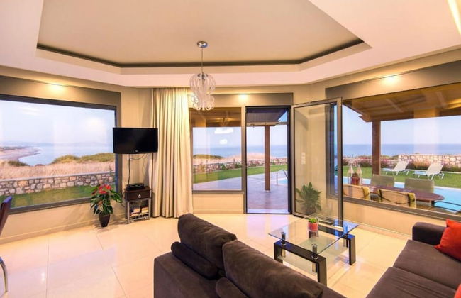 Olga Luxury Beach Front Villas - Photo 2