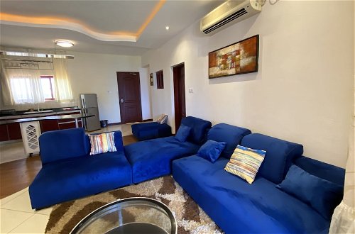 Foto 32 - Lux Suites Shanzu Beachfront Apartments