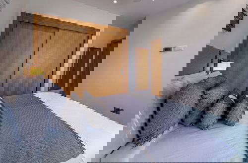 Photo 23 - Fantastic new Golf View Apartment