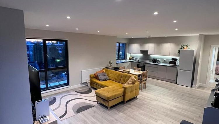 Foto 1 - 3br-3bath-central London-parking-petsok-fireplace