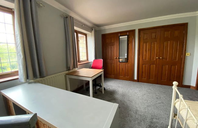 Host Stay Studley Knapp - Photo 3