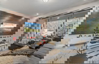 Foto 1 - Luxury 5bdr House w Pool - 8863