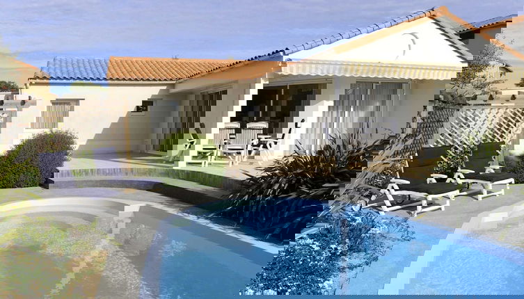 Foto 1 - Luxurious Villa With Private Pool in the Vendee