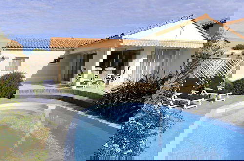 Foto 1 - Luxurious Villa With Private Pool in the Vendee