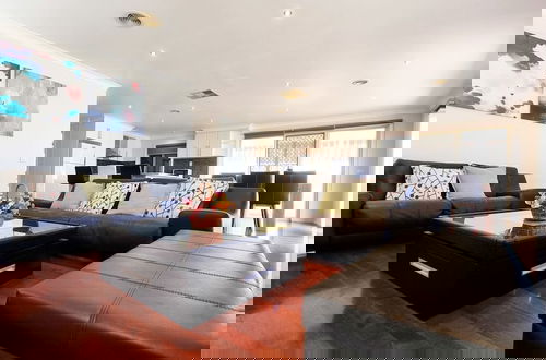 Photo 8 - St Albans House - Spacious and Modern Home