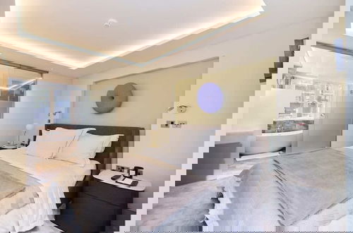 Foto 12 - The Knightsbridge Wonder - Modern Two Bedroom House With Parking