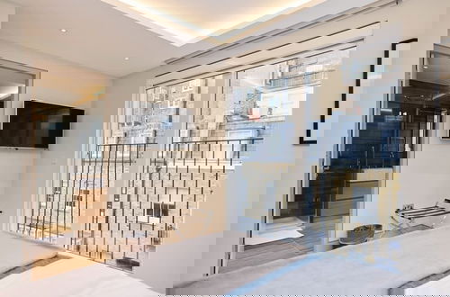 Foto 2 - The Knightsbridge Wonder - Modern Two Bedroom House With Parking