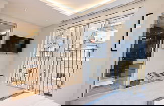 Foto 2 - The Knightsbridge Wonder - Modern Two Bedroom House With Parking