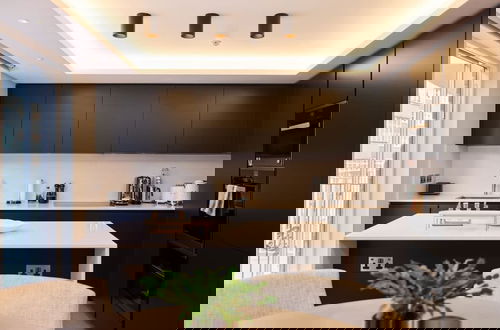 Foto 14 - The Knightsbridge Wonder - Modern Two Bedroom House With Parking