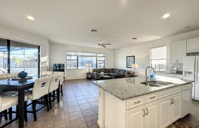 5 Bed South Facing Pool Close To Disney 5 Bedroom Villa by RedAwning - Foto 13