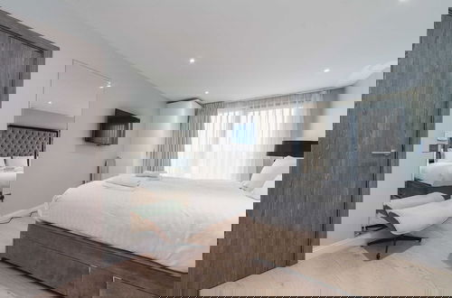 Foto 3 - Stylish Three-bedroom Battersea Flat