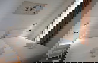 Photo 2 - Lluria 11