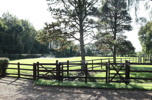 Photo 15 - Charming 2-bed Cottage, Beautiful Views, Knutsford