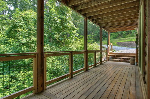 Foto 46 - Hidden Haven Log Cabin w/ Private Hot Tub