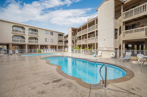 Photo 31 - Splendid Condo Walk to Beach Outdoor Pool