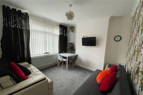 Photo 10 - Spacious 3-bed House in Darlington get Location
