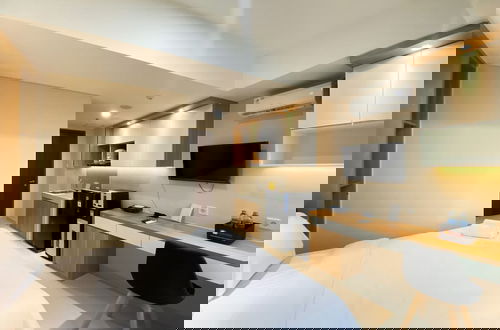 Foto 3 - Minimalist Studio Room At Pollux Chadstone Apartment