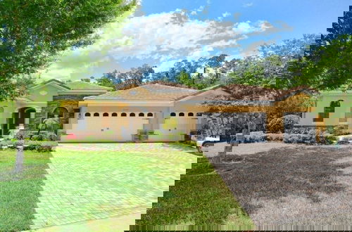 Foto 32 - Private Oasis With Pool & Spa- 3400clr 4 Bedroom Home by RedAwning