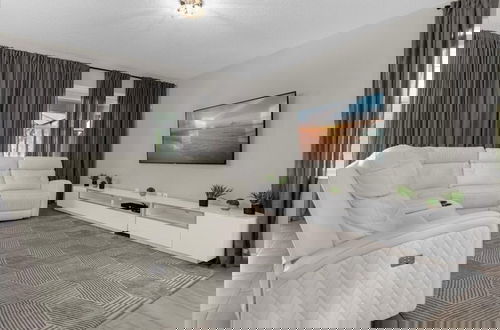 Foto 28 - 9 Bed Storey Lake Star Wars Dream Home 9 Bedroom Home by RedAwning