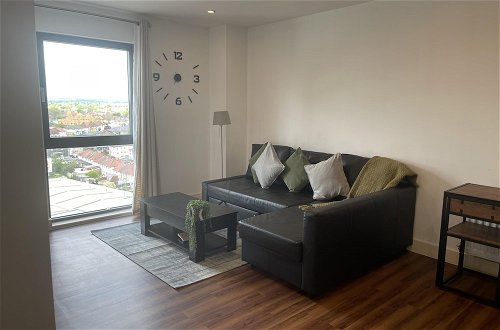 Foto 3 - Lovely Luxury 1-bed Apartment in Wembley