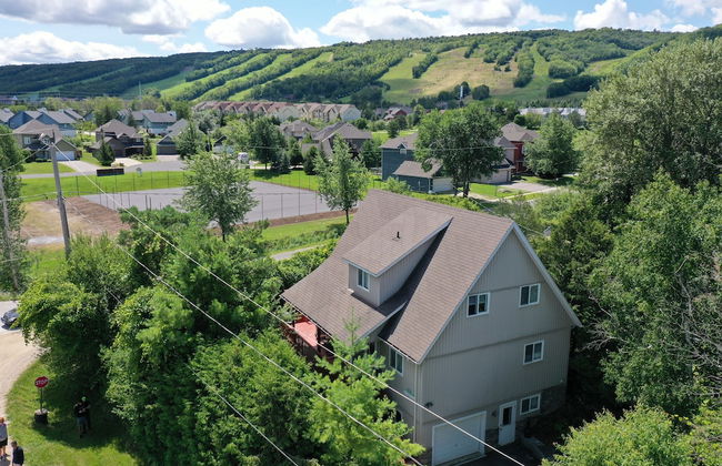 Mountain Views, Steps to BM Village, Hot Tub, BBQ. - Foto 40
