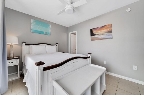 Photo 5 - Relaxing 2bd/2ba w/ Partial View & Pool