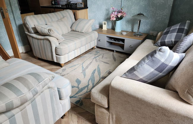 Captivating 2-bed Ground Floor Apartment in Largs - Foto 11