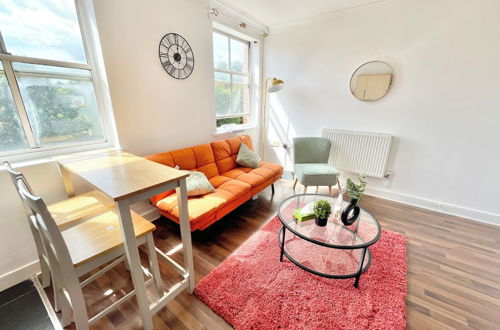 Photo 8 - Chic 2-bed Apartment in Southampton With Parking