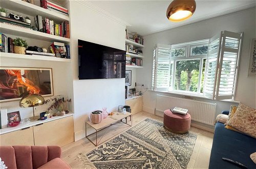 Photo 5 - Chic 1BD Home W/private Courtyard - Walthamstow
