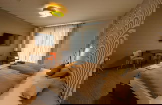 Foto 11 - Fairn Square Hotel