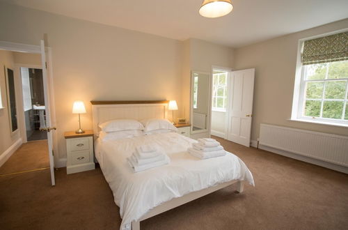 Photo 7 - Spacious 2 Bedroom Apartment in Netherby Hall