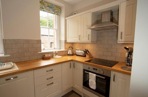 Photo 5 - Spacious 2 Bedroom Apartment in Netherby Hall