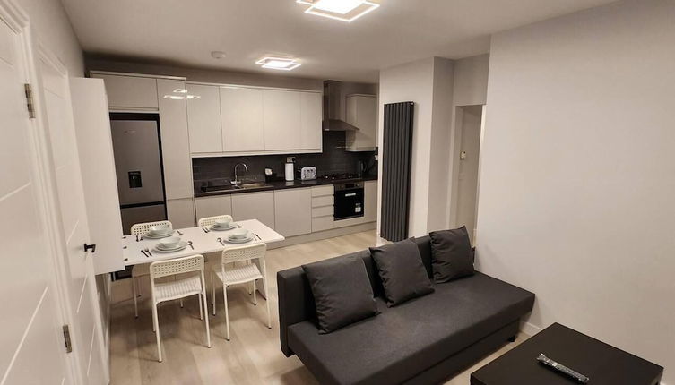 Photo 1 - Beautiful 2-bed Apartment in London - Sleeps 6