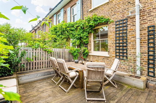 Photo 20 - Traditional London Townhouse Close to Battersea Park by Underthedoormat