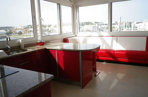 Foto 10 - Lagos Apartment With Panoramic Yacht Marina Views