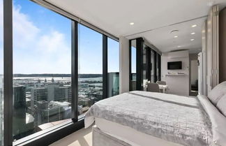 Photo 2 - Sun Kissed Apartment With Panoramic Views