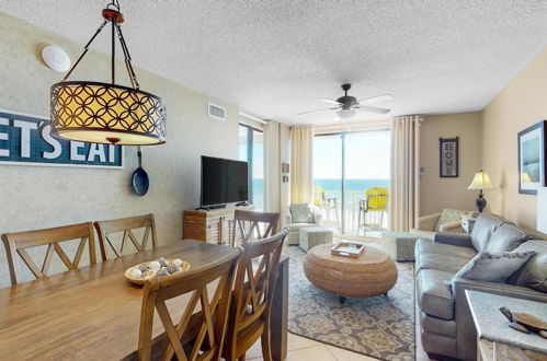 Photo 25 - Beautiful 3br/2ba Beachfront Condo,sleeps 8