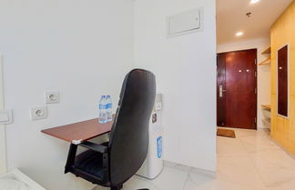 Photo 3 - Relaxing Studio Room At Sky House Bsd Apartment